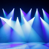 Cameo AURO SPOT 200 | Cabeza móvil LED 100W profesional