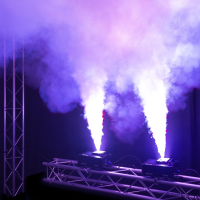 BEAMZ 160.540 BLAZE1200 MAQUINA DE HUMO VERTICAL 24X4W 4EN1 LED