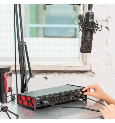 TASCAM US-4x4HR - Interfaz de audio USB de alta resolución