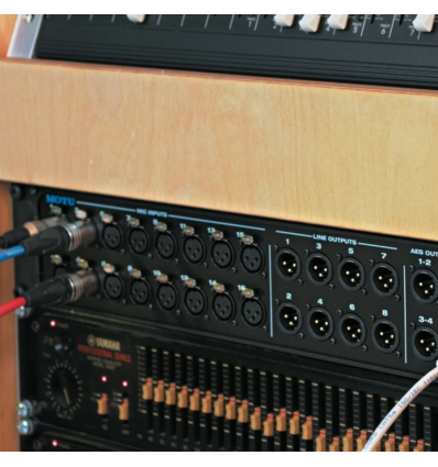 MOTU Stage-B16 – Interfaz de audio y caja de escenario profesional