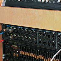 MOTU Stage-B16 – Interfaz de audio y caja de escenario profesional