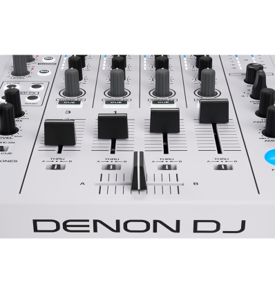 Denon DJ SC LIVE 4 White | Controladora DJ autónoma 4 canales