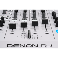 Denon DJ SC LIVE 4 White | Controladora DJ autónoma 4 canales