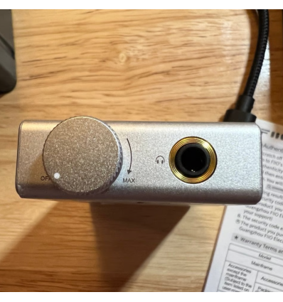 FiiO RR11 Silver: Radio FM portátil HiFi con DAC y amplificador