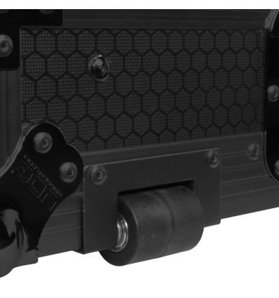Flight Case UDG XDJ‑AZ Black Plus con ruedas – Protección DJ