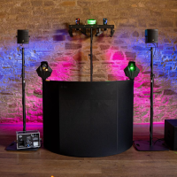 Mesa DJ portátil Omnitronic Curved Mobile Event Stand – 162×74 cm