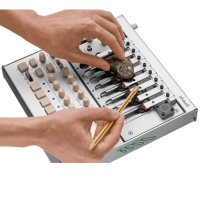 KORG PHASE8 Exclusive Package con resonadores reales