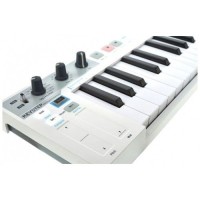 Arturia KeyStep - Controlador MIDI compacto y versátil