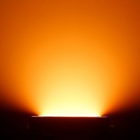 Cameo Thunder Wash 600 RGBW estrobo rápido