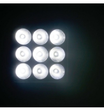 Cameo  FLOOD 600 IP65 proyector LED  para exteriores.