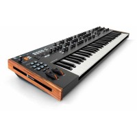 Novation Summit - Sintetizador Híbrido Polifónico de 61 Teclas