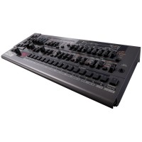ROLAND JD-08 versión portátil moderna del JD-800.