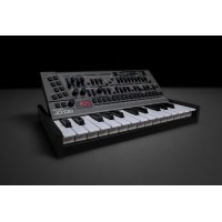 ROLAND JD-08 versión portátil moderna del JD-800.