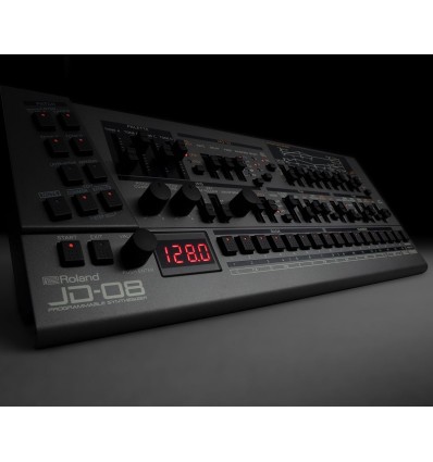 ROLAND JD-08 versión portátil moderna del JD-800.