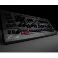 ROLAND JD-08 versión portátil moderna del JD-800.