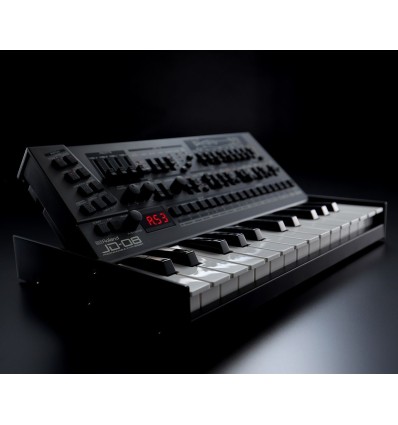 ROLAND JD-08 versión portátil moderna del JD-800.