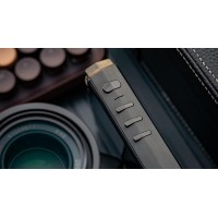 HiBy R8 reproductor insignia de la marca.