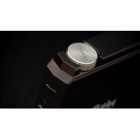 HiBy R8 reproductor insignia de la marca.