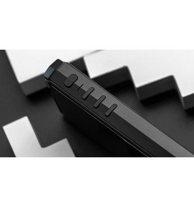 HiBy R8 reproductor insignia de la marca.