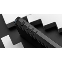 HiBy R8 reproductor insignia de la marca.