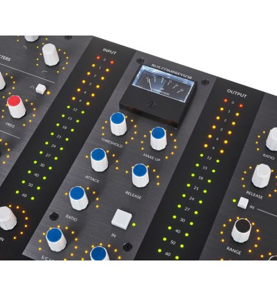 Controlador DAW enchufable con compresor de bus.