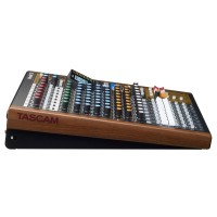 Tascam Model 12 - Mesa de mezclas con grabadora e interfaz USB Tascam Model 12 - Mesa de mezclas con grabadora e interfaz USB