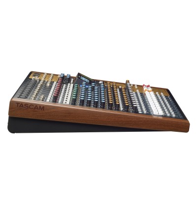 Tascam Model 16 - Mesa de mezclas con grabadora e interfaz USB
