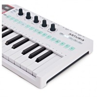 Arturia KeyStep Pro - Controlador MIDI y Secuenciador Polifónico